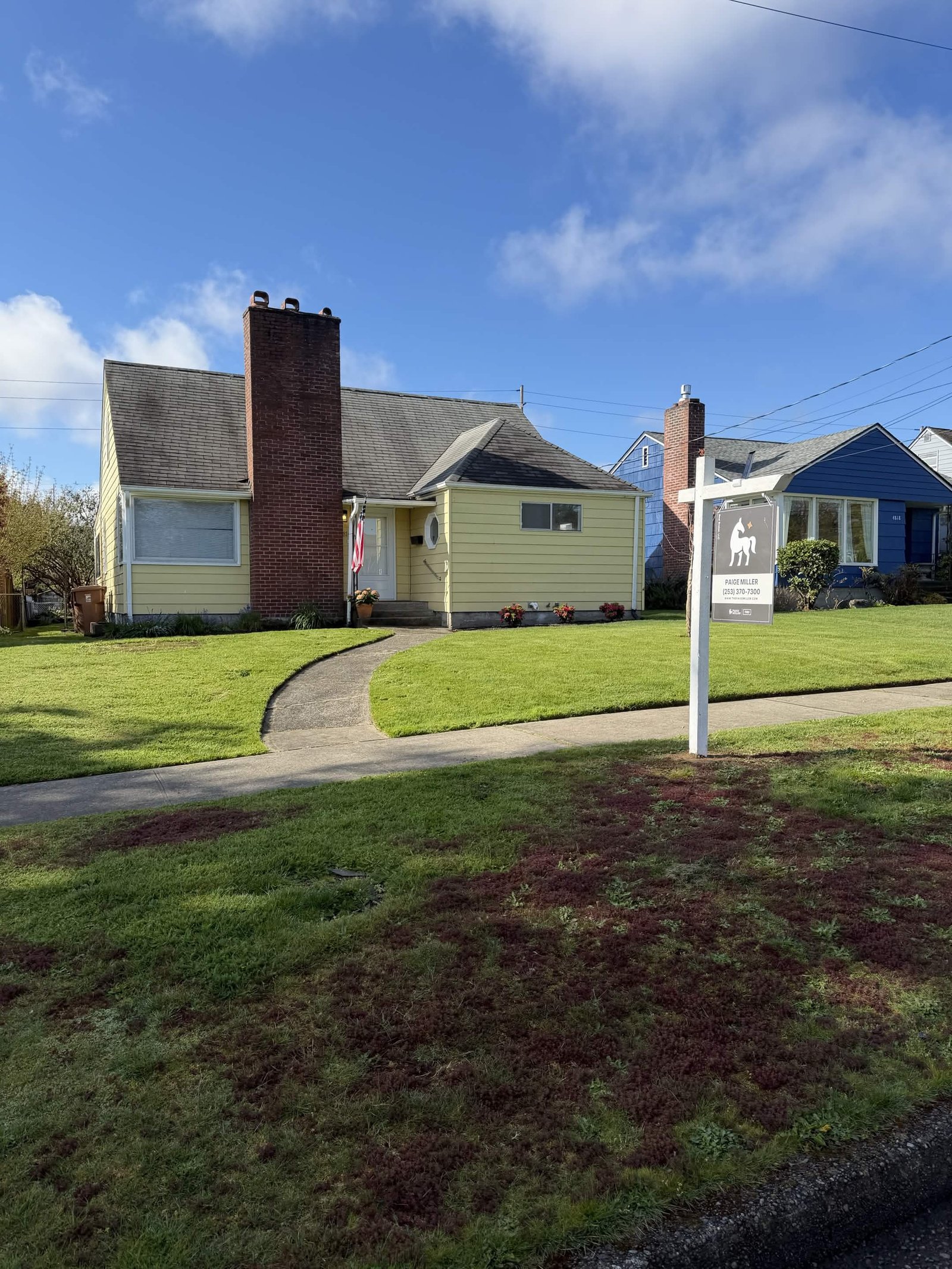 Completed sign install at a North Seattle listing